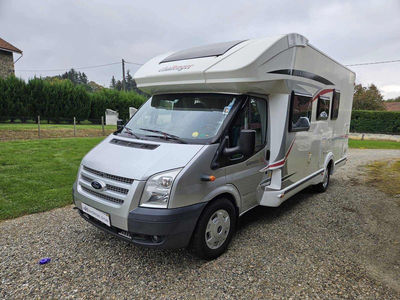 Vente de van occasion aménagé - 6mètres de longueur  Bourgoin-Jallieu 38 en Isère