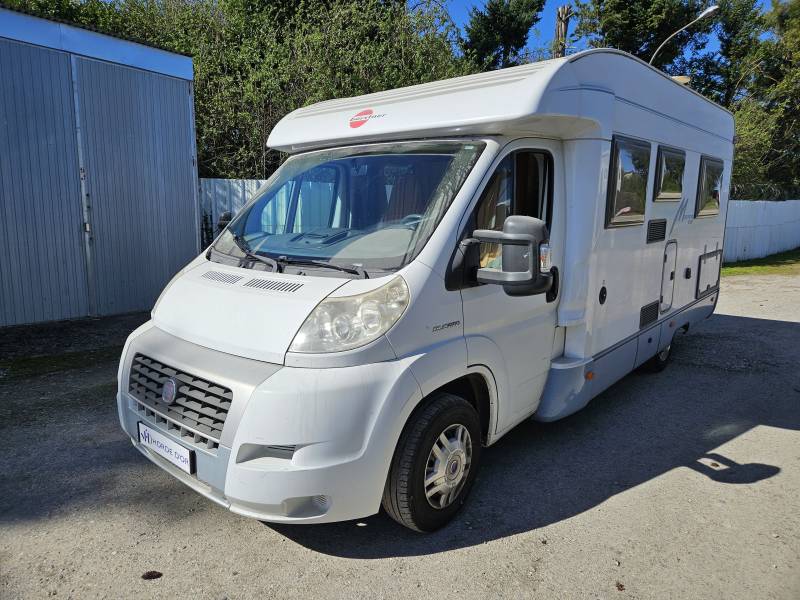 Vente d'un camping car Profilé compact  Burstner marano T 580 du célèbre construcetur allemand idéal pour un couple avec un enfant en bon état général à Saint pierre de chandieu(69) dans le Rhône.