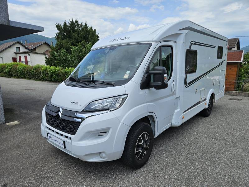 Vente d'un camping car van Profilé compact du constructeur italien etrusco idéal pour un couple avec un enfant en très bon état général à Aix les bains en savoie (73).